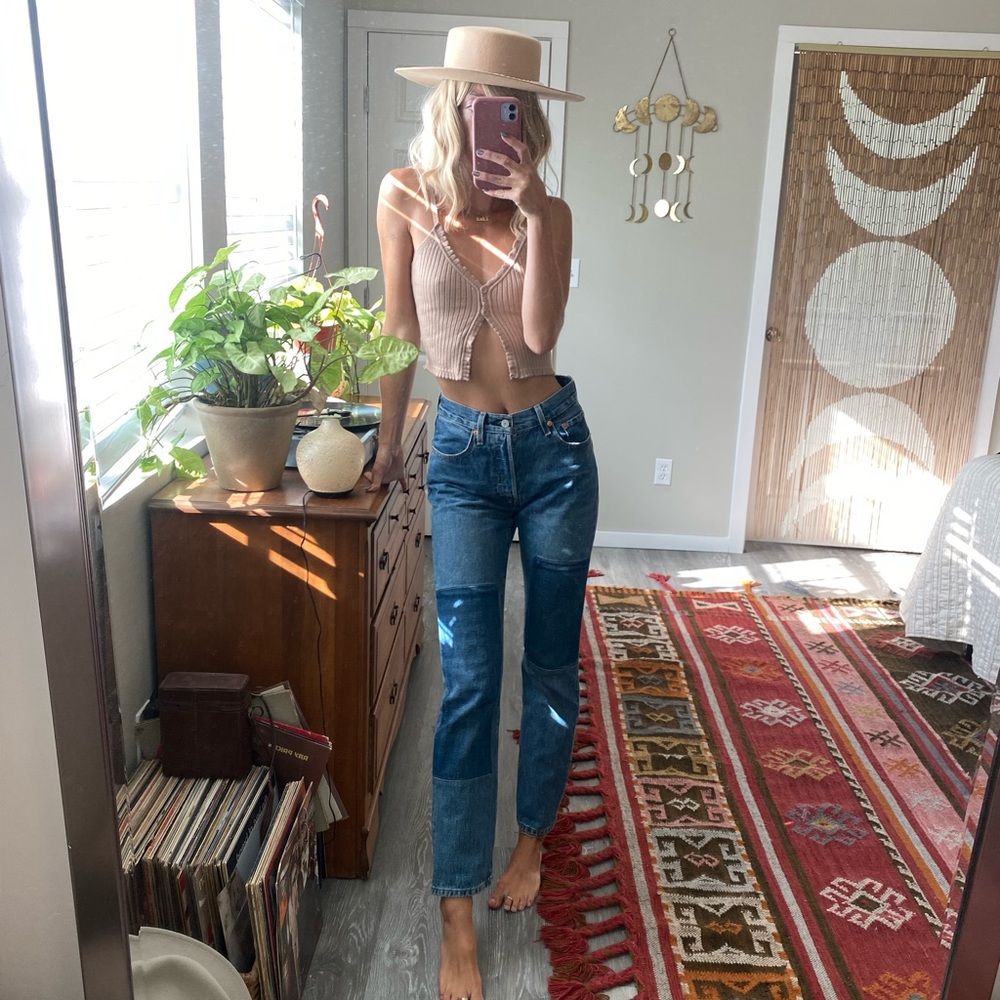 Levi’s: two toned high waisted jeans 👖